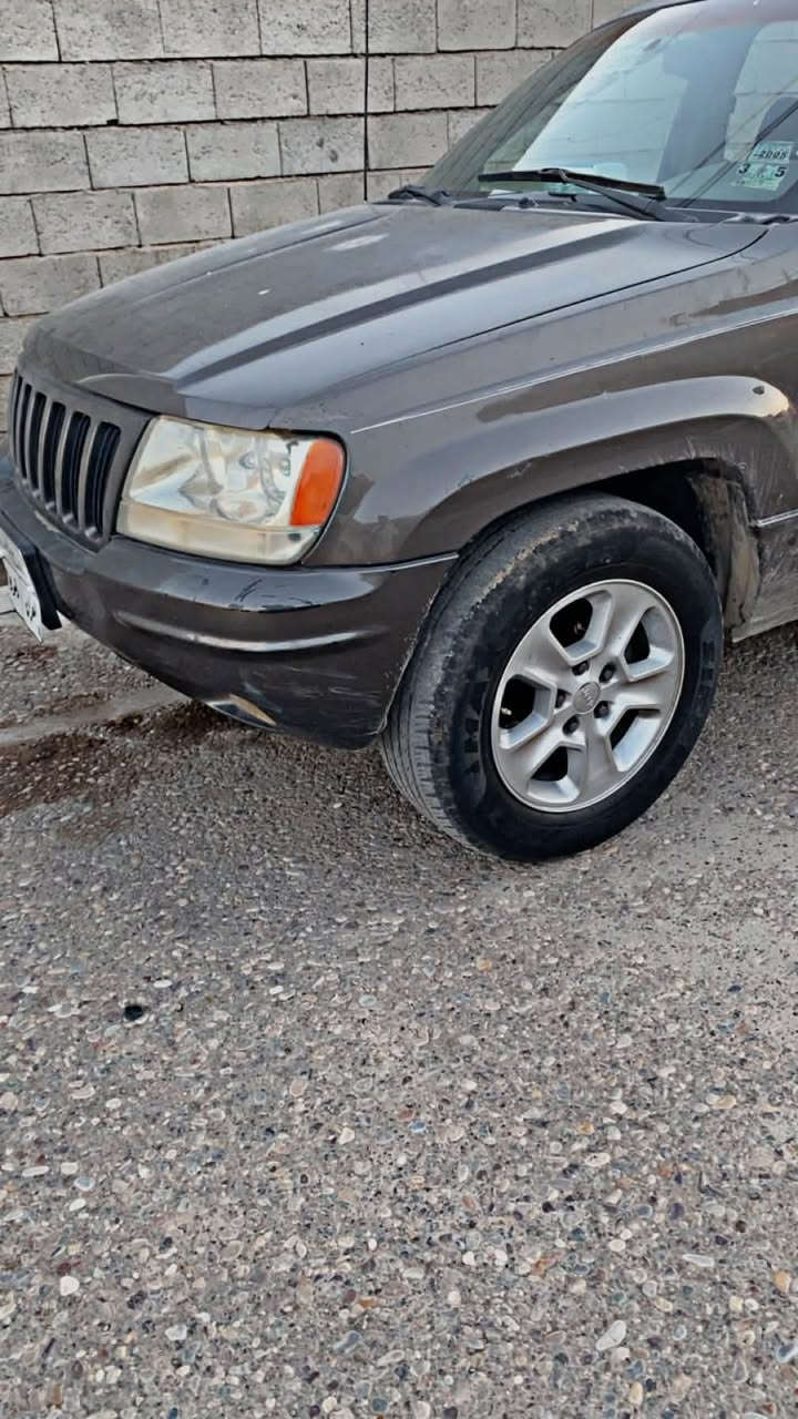 Jeep 2000
سةنةوي بةسةرجوة

سعري 60 وةرةقة 
بي بوياخ بي ليدران كير و مةكينةي بةشةرت

***********

***********     كركوك
