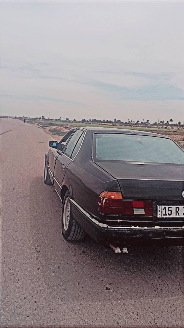 سلام عليكم بي ام 735  محرك ايكص دهن والكير بس رابع راح ما اعرف السبب رقم انبار السياره حلوه يرادله دعاميه اماميه تبريد شغال بس البنكة وكفت السعر ٣٠ وبيه مجال ***********
