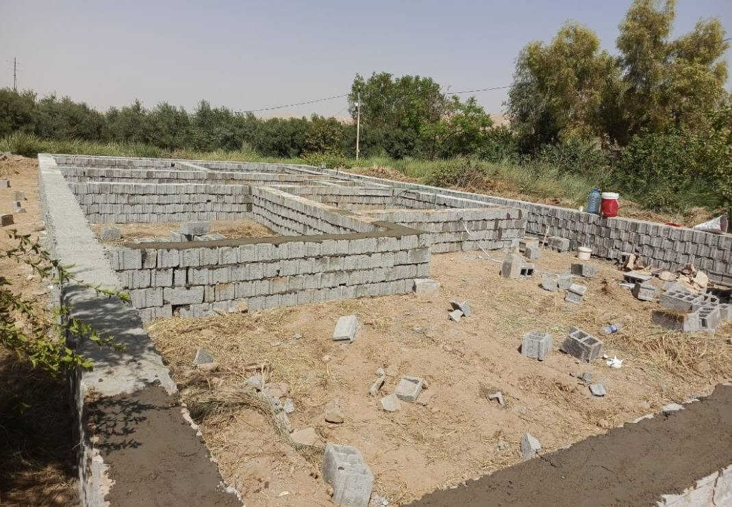 اساس للبيع 200متر مربع مدفون ماء وكهرباء واصل اليمه الموقع طوز الجوبه الجديده السعر خاص ***********
