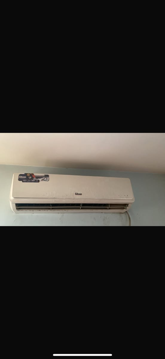 سلام عليكم اثاث كامل للبيع مكاني بغداد السيدية الي يريديهن يتفضل خاص أو واتساب *********** وايضاً تخم قنفات عندي
