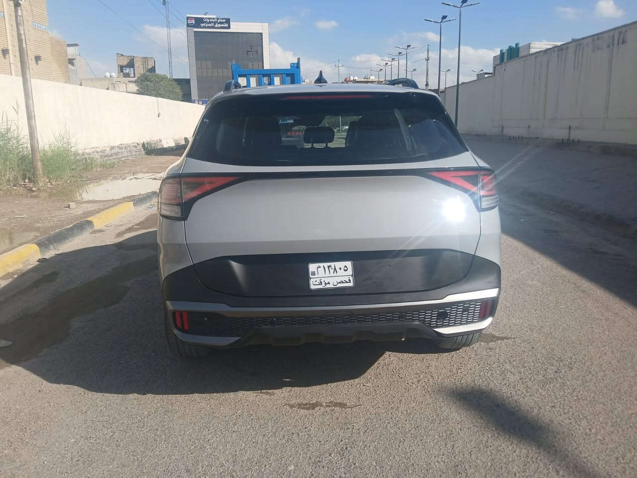 السلام عليكم للبيع كيا سبورتج موديل 2023 اكس لاين برستيج فول مواصفات وارد أمريكي حادثها مطخطخه بيها صبغ بجم كامل وقبق جنطة وجاملغ خلفي يمنى وباب الصدر مكان المراية فقط السيارة بدون ايرباك كاملة بدون نقص فقط ترقيم بسم المشتري مكانها بغداد السعر 170$ للاستفسار ***********
