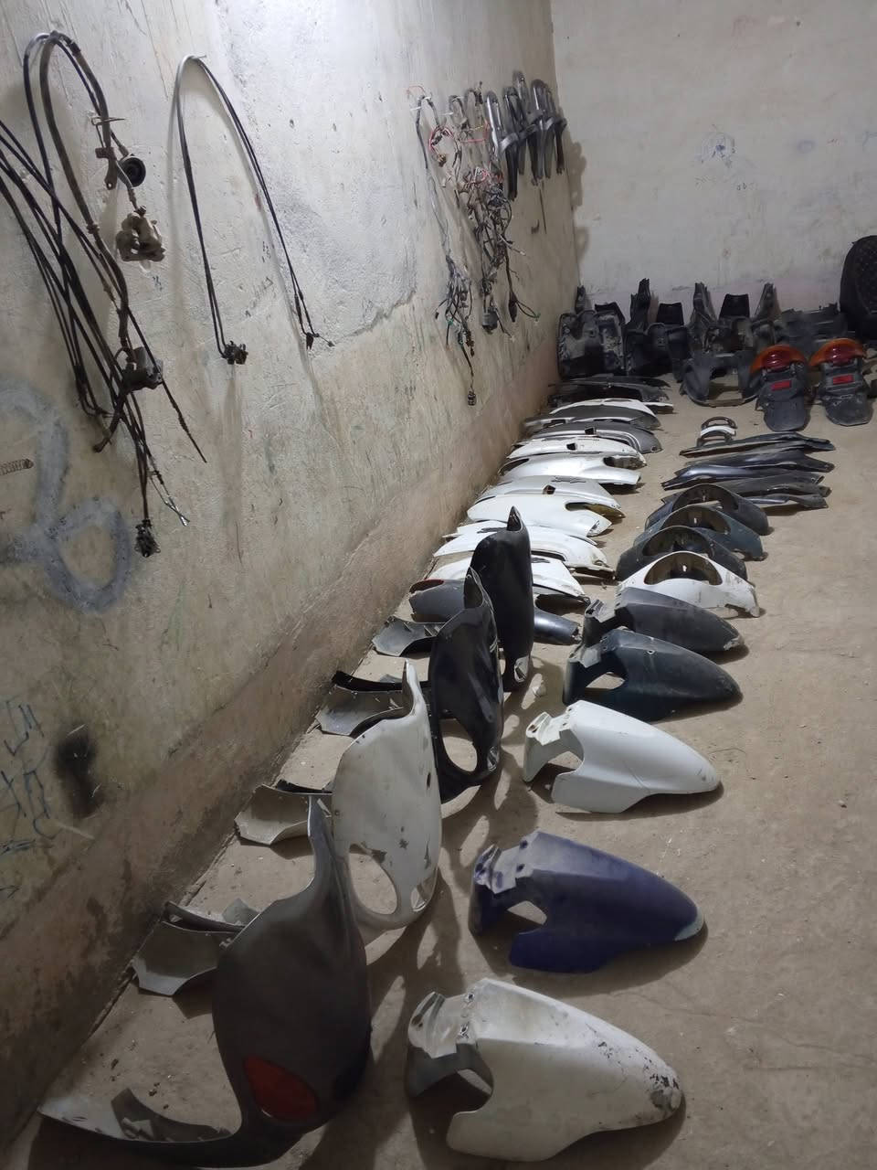 أغراض تفصيخ دراجات أكزز باسعار مناسبة يوجد خدمة توصيل لجميع محافضات للتواصل على صفحه واللتصال على رقم ***********مكاني بابل
