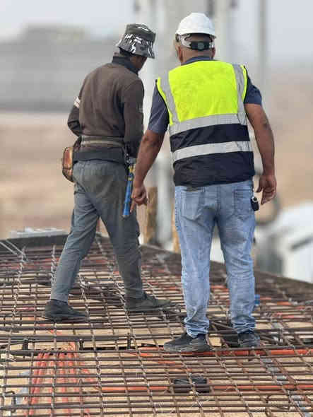 تم بحمدالله صب سقف منزل مساحة 150 م في الطوبة والنخيلة للمقاول ابو مصطفى مدير مكتب الوائلي للمقاولات العامة تم الصب بقوة انضغاط C35 حقيقي

#للصب_المركزي_الجاهز في محافظة البصرة 

بنسب وكميات صحيحة ١٠٠٪؜

المواد مفحوصة مختبرياً 

المواعيد دقيقة وثابتة 

خبط درجة اولى ونسب حقيقية 

للتواصل ***********

حسين المنصوري #للكونكريت_المركزي_الجاهز
