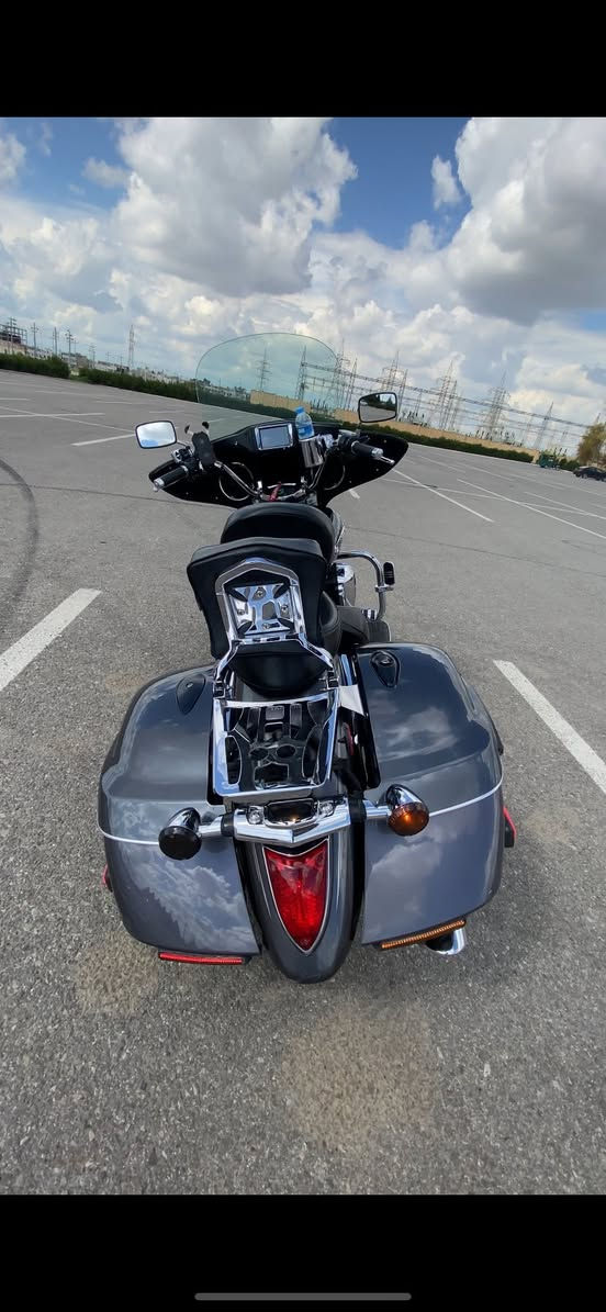 سلام عليكم
للبيع 
Yamaha V Star 1300 Deluxe 2014
فئة الديلوكس — أعلى فئة / الدراجه جديده مثل ماموضح بالتصوير مكانه اربيل 
/ بس الجاد بالشراء يتصل ***********
