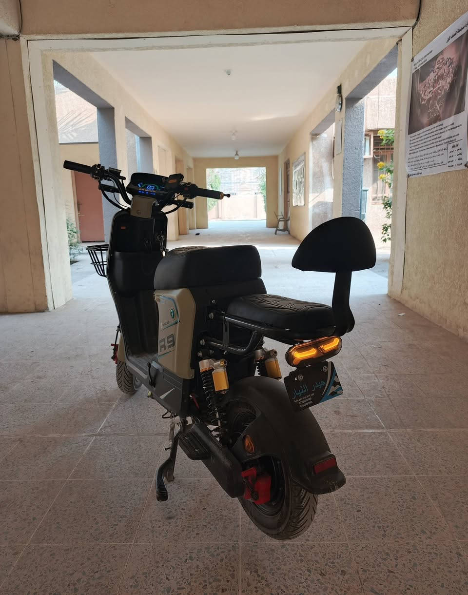 #السعر 500 قفل 
المكان #نجف
(اذا مو شراي لا تكسر بيها)
المواصفات ➕ التفاصيل.

1-🔺دراجه شحن ( R9 )  

2 -🔻فول نضافه كبال عينك 

3 -🔺عدد البطاريات (5)

4 -🔻اقوه شركه هيه ونلي 

5 -🔺دراجه موديل 26 

6-🔻شاحنه ذكيه  

7-🔺ملف نحاس حقيقي... نحاس...

8-🔻شاشه تحدد ( العطلات )...

9-🔺نشرات ( خلفيه ) و ( اماميه )...

10-🔻دبل ( اشاره )...

11-🔺نظام البك ( R ) الرجوع للخلف...

12-🔻نظام ال ( P ) للوقوف...

13-🔺دبلات اماميه ( 2 ) هيدروليك دهن...

14-🔺دبلات خلفيه ( 2 ) غاز هيدروليك

15-شاحنه موبايل

16-🔺لون صحراوي

17-🔻لد امامي ( زنون ) عالي و ناصي...

18-🔻ضد ماي تغسلها براحتك ...

------------------------------- 

🟥الدراجه سريعه و شلعته ( قويه )

#السعر 500 قفل 
التواصل خاص لو على هذا الرقم 
***********
