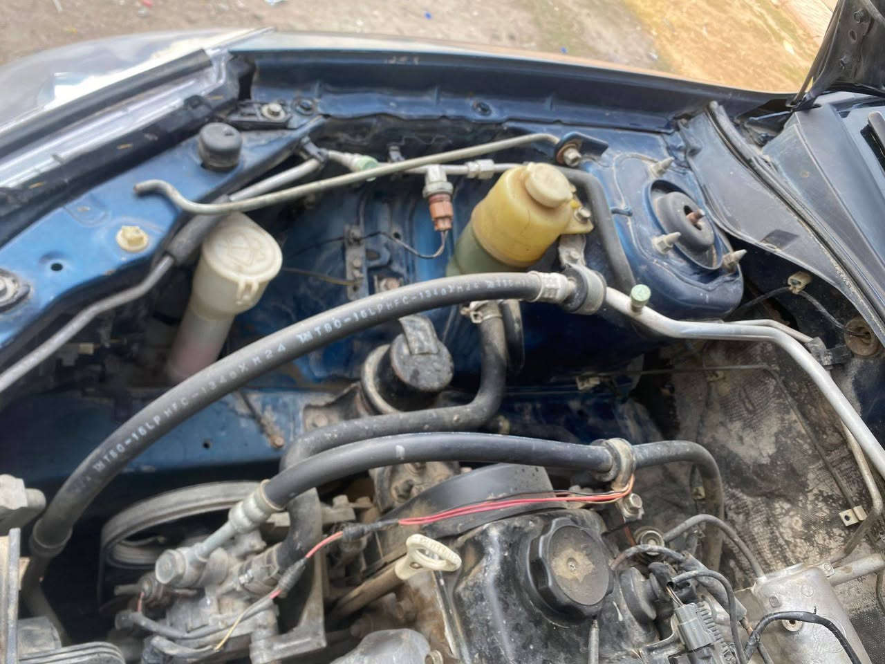 لانسةر موديل 2011
ناو زةرد 
مةكينة گةورة به شةرتي فةحس 
3 بارجة بوياخ 
1يةك دةرگا و 2 چامرلغ بيشةوة بێ کردنةوة 
سەنەوێ پلاستیک 
دواو بێشي كه بسه
توزيك شوخت و گەری تيداية
سارد و گةرمي ئيش ده كات 
مالي دۆسته 
ژماره ي خاوني ***********
