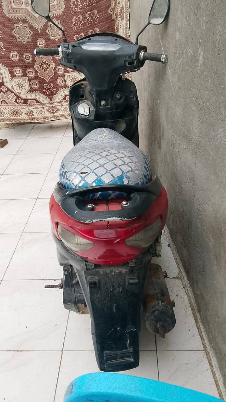 دراجه سيام نقص بس باتري وشغل واطلع مامفتوحه للبيع السعر 350 وبيه مجال حك الجيه مكاني نجف ناحية القادسيه للتواصل ***********
