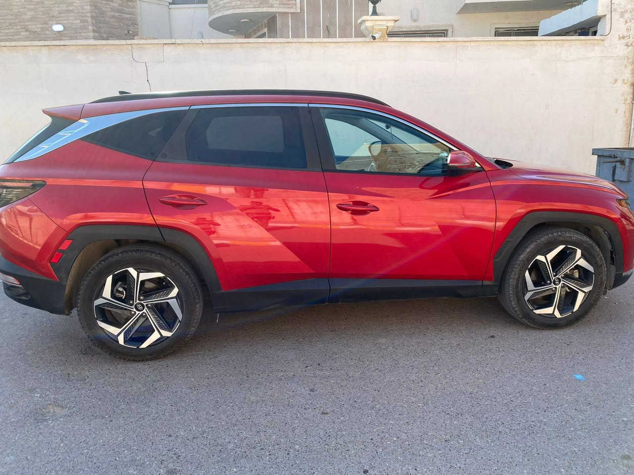 السلام عليكم
توسان موديل ٢٢ 
فول مواصفات للبيع 
مكفوله كفاله عامه ما عدا شبر براس الجاملغ 
للاسفسار اتصل وتدلل

***********
