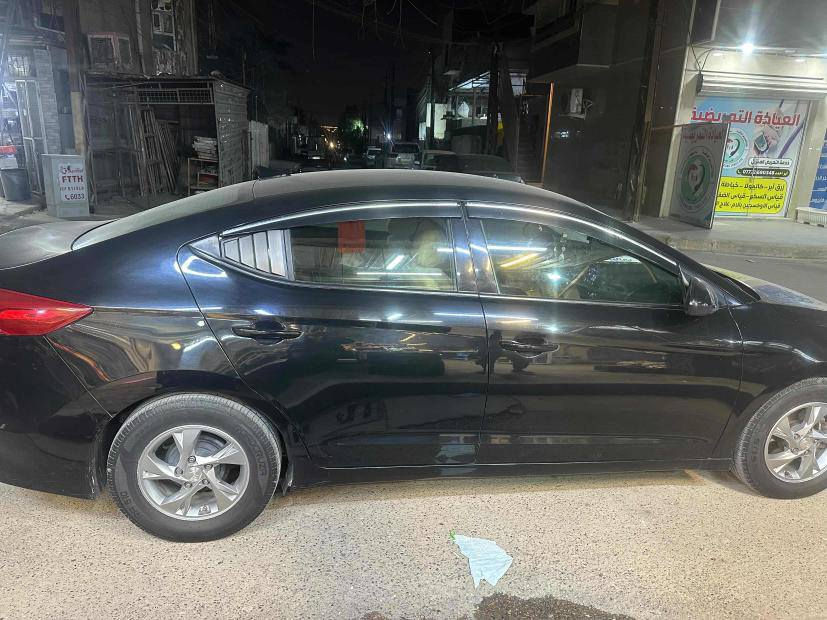 السلام عليكم 
النترا 2017 وارد امريكي حادثه كما موضح بل سونار 
محرك حجمه 2000 السياره احلى من الصور مواصفات شاشه كامله خلفيه نظام سبورت ويكو تحكم ستيرن السياره ليبل واحد محرك بي صوت مال رواجز فقط السياره رقمه بغداد دولي باسمي تحويل ثاني يوم السعر 115 بيه مجال بسيط مكاني بغداد البياع حي الشهداء ***********
