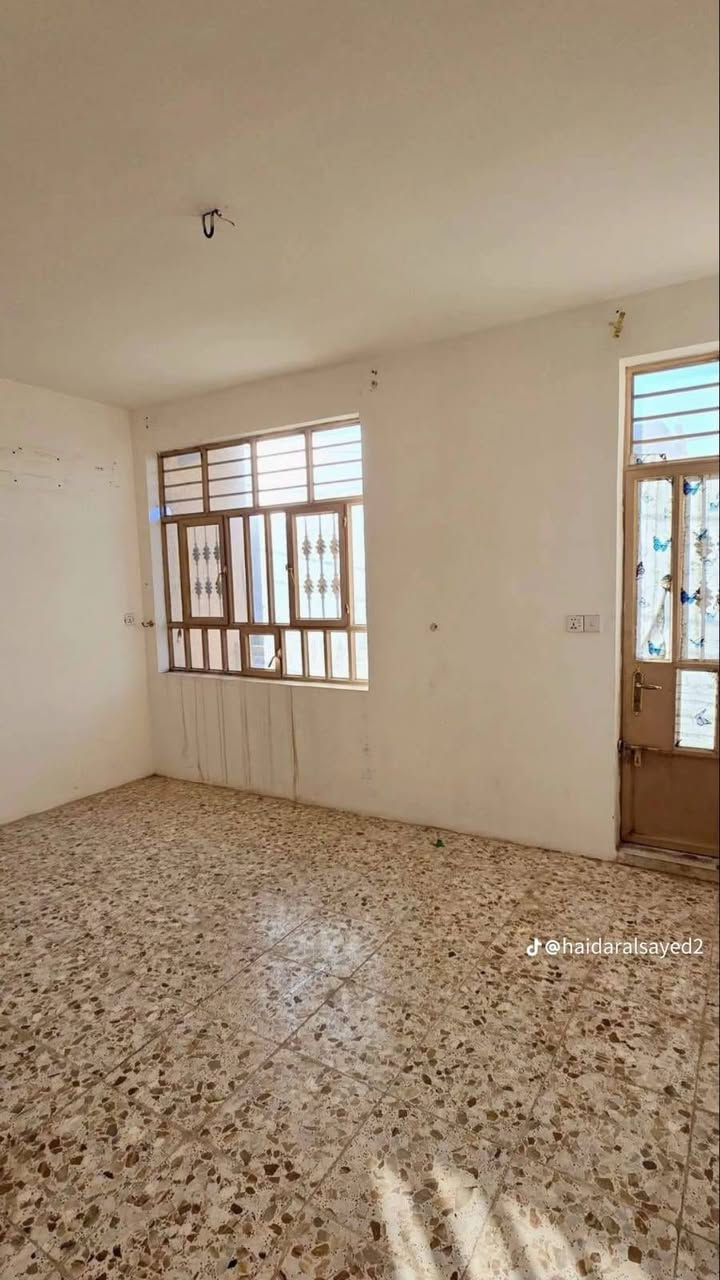 بغداد الراشدية حي الانتصار
بيت 50 متر بيت مدخلين غرفة فوك وغرفة جوه طابو صرف
قريب على شارع 25 قرب جامع الرزاق شارع 12 متر 
للاستفسار:  ***********
