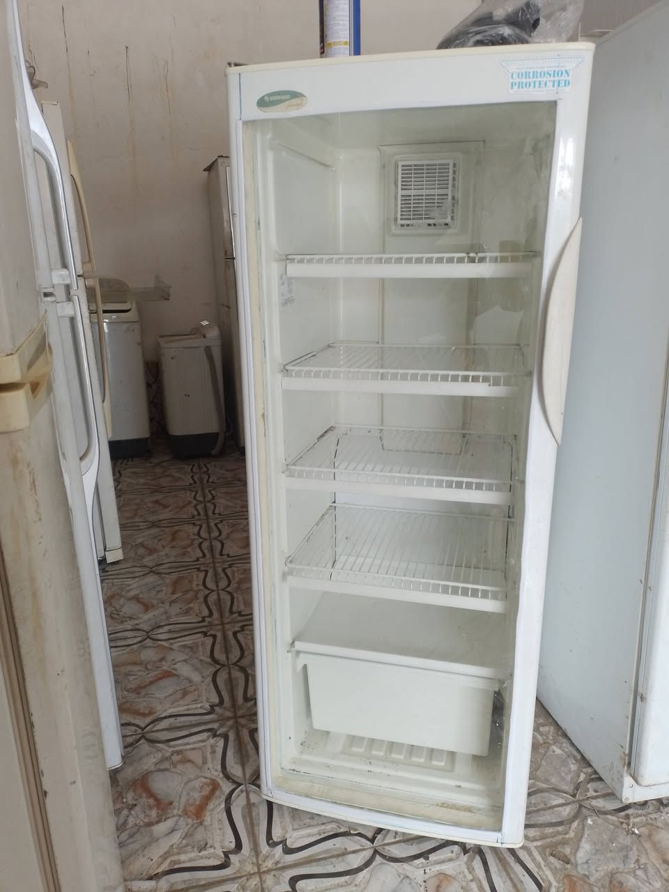 عارضة بيبسي للبيع ت ***********
