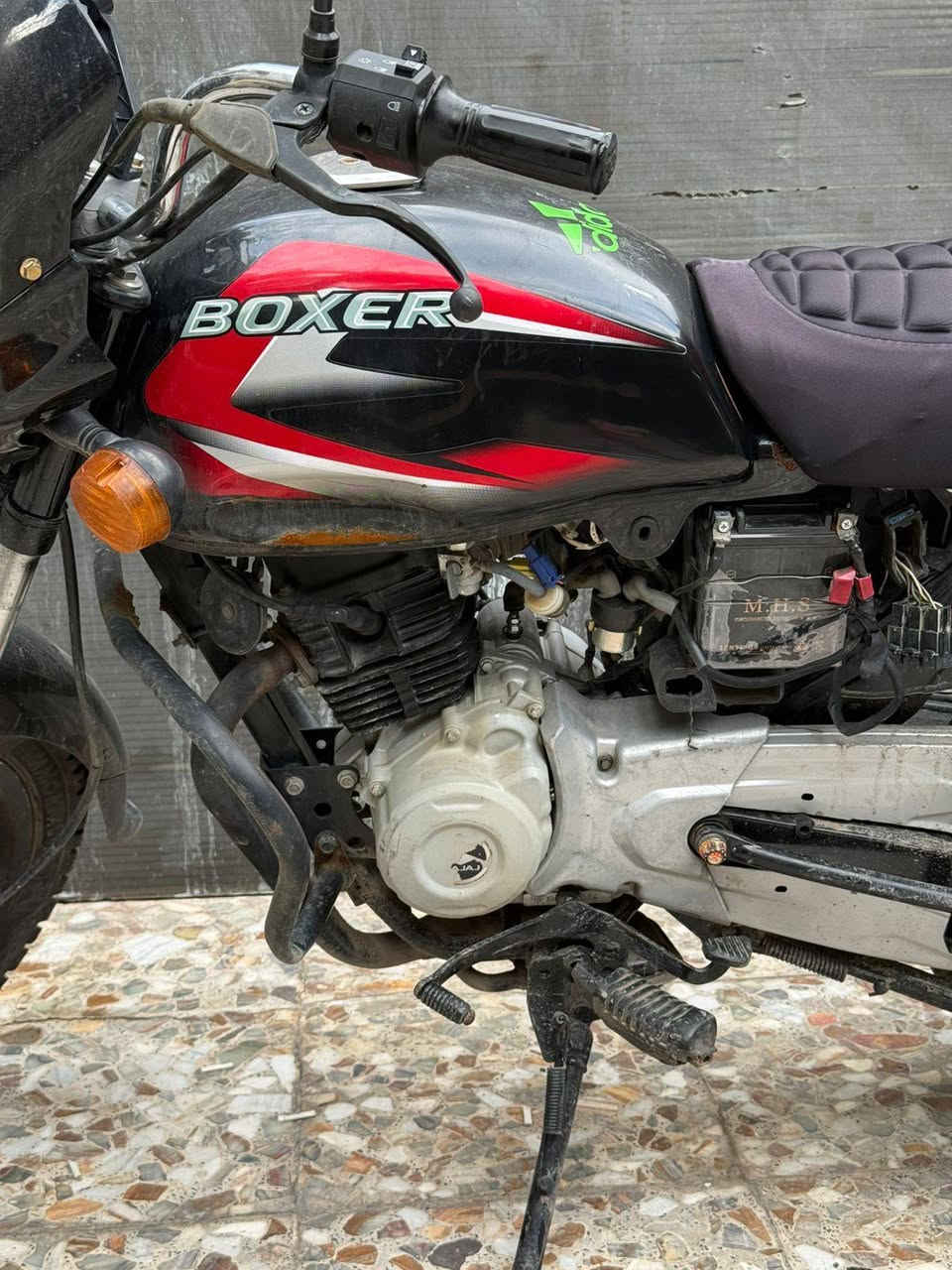 للبيع دراجه بوكسر
اوراق كامله
الدراجه خير من الله 
السعر 950 مجالهه كلش قليل
المكان البنوك 
***********
