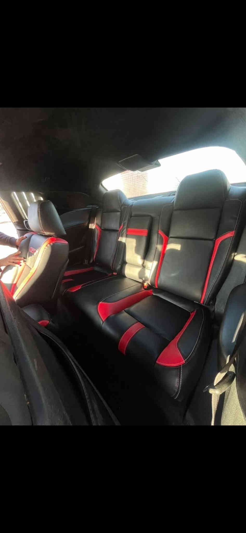 جالنجر 2018v6 
ماشية 85 
سيارة على ايدي وكلش مداريه مال جناي باسمي 
غرفة جديدة 
بولش وعناية جديدة 
ادامة كاملة للمحرك جديدة 
سيارة سحبه ابد مو مال ستة ماشاءالله 
مواصفات تشغيل عن بعد  بصمات عدد 2 قطعتين  تبريد مناخ منفصل  شاشة كار بلي جام اوتو وضع سبورت لايت زنون وكشافات هيلكات كت كامل دايمون ويل 20 نجمة 
تحكمات ستيرن وباقي مواصفات معروفة 
حادثه بداية بنيد وجاملغ السايق وبالعراق انطخ جاملغ السكن 
سعر 158 وبيه مجال 
***********. بغداد
