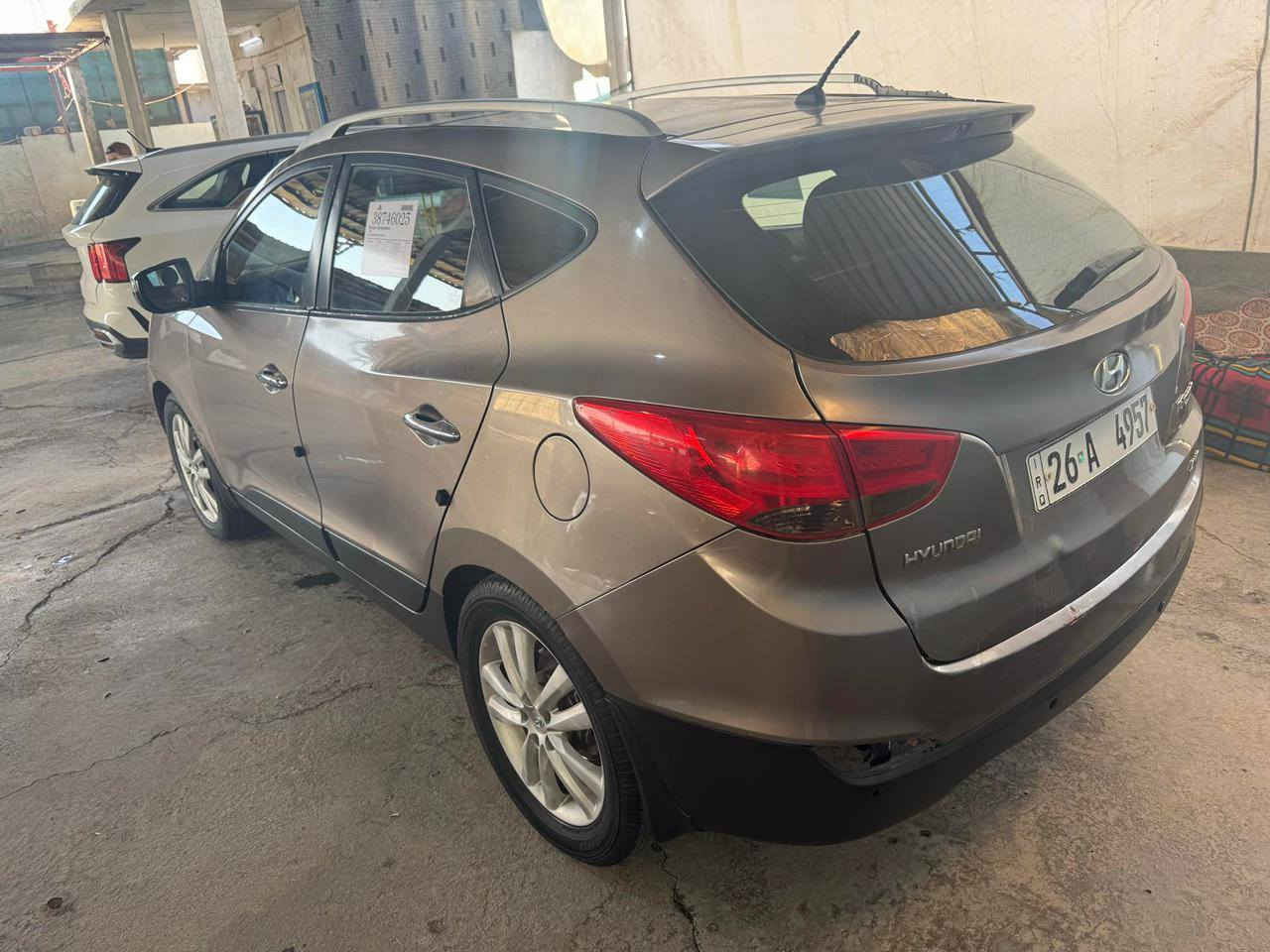 سلام عليكم توسان 2010 فول موصفات تبريد تدفئه محرك 20 كير محرك شرط تريد تحويل تريد وكالة رقم جديد بنوراما حدادية تواير كلها جديده السيارة بيها قطعه وحدة ضبغ فقط موجودة بالصور السعر 110
***********
