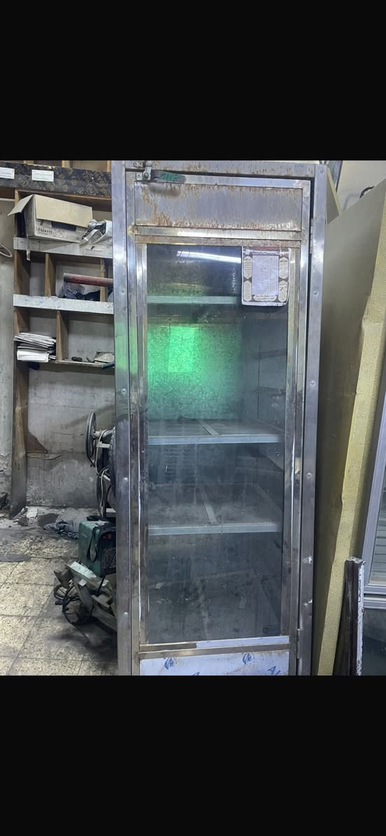 غراض مطعم للبيع عدد الكراسي 20 عدد الطبلات 8العنون بغداد الاستفسار***********الستفسار👉
