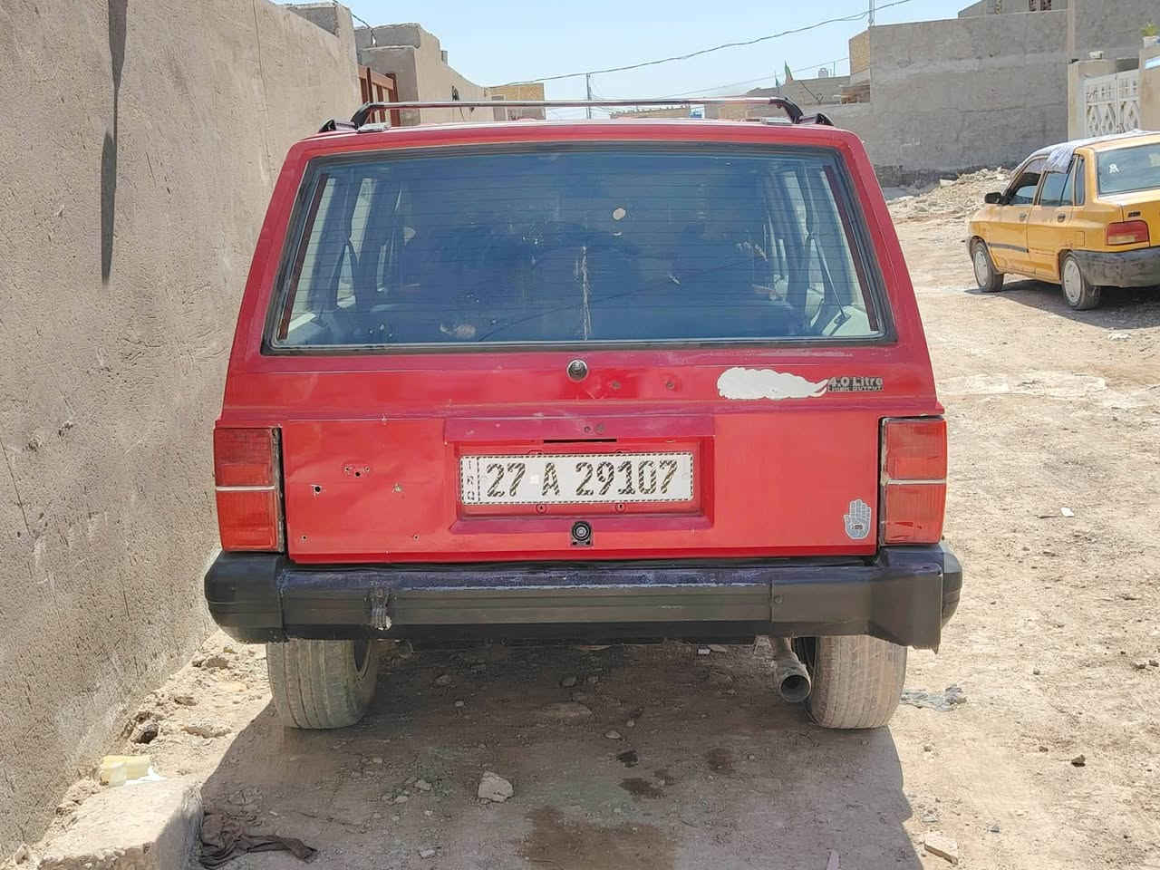 جيب شيروكي ٩٣ مكينه وكير ونجي سياره جاهزه العنوان واسط  *********** للاستفسار
