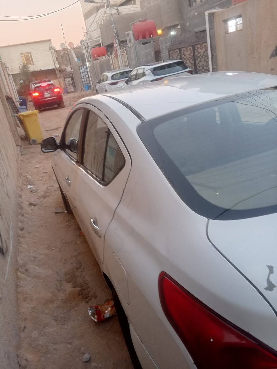 نيسان سني هندي موديل 14
سنويه ما منتهيه لل 27 راعيه موجود يريد يحول السياره بيه ٣ قطع بنيد وبابين صفحت السائق ومكينته نص عمر كير تبريد ثلج كفاله السعر 70 وبيه مجال مكاني بصره مناوي لجم شراي تواصل وياي ***********
