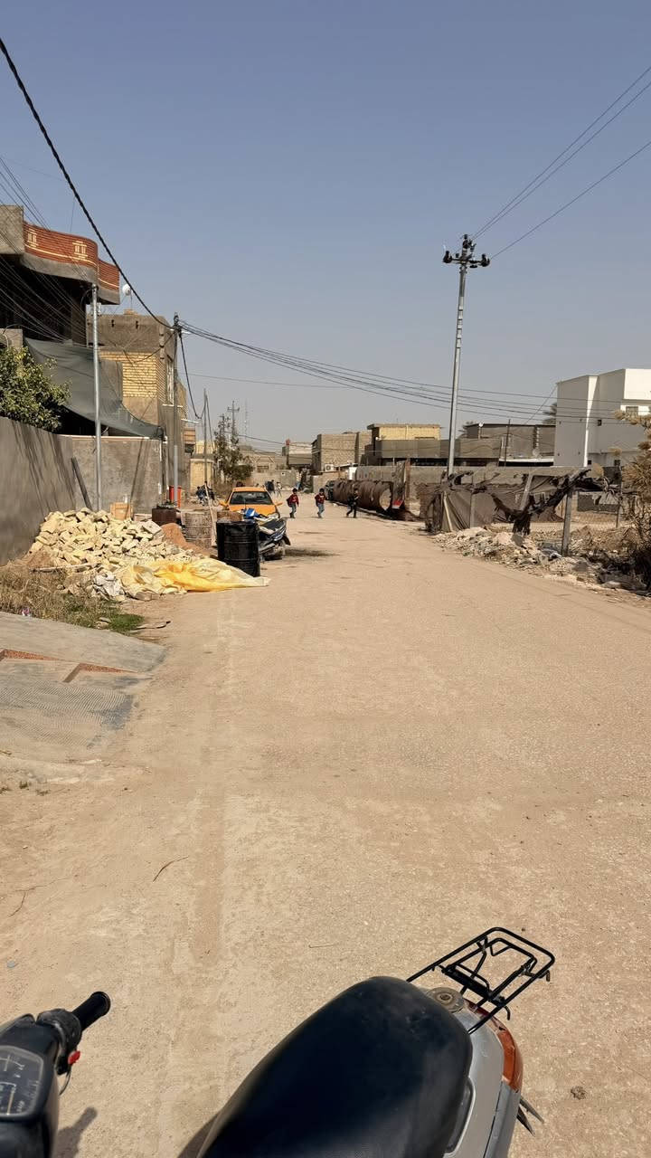 بسم الله الرحمن الرحيم 
يعلن مكتب الرنين للعقارات عن توفير 
(ارض طابو صرف للبيع )
📌العنوان ملحق حي النصر مقابيل بستان بيت سهر 
📌 المساحه ١٢٥ متر
الوجه ٦ متر والنزال ٢٠ متر 
📌الارض مدفونه وتحتوي على بتلو درجه اولى 
📌السعر ٣٦ مليون بي مجال بسيط 
للاستفسار والطلب زيارة مكتب الرنين 
للتواصل او اتصال 
***********/مرتضى
