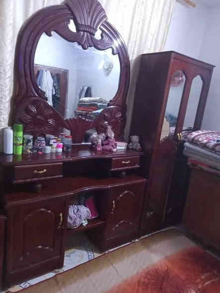 غرفه للبيع مكان رميثه مثل ما موجود في الصوره السعر ٤٠٠ بيها مجال ***********
