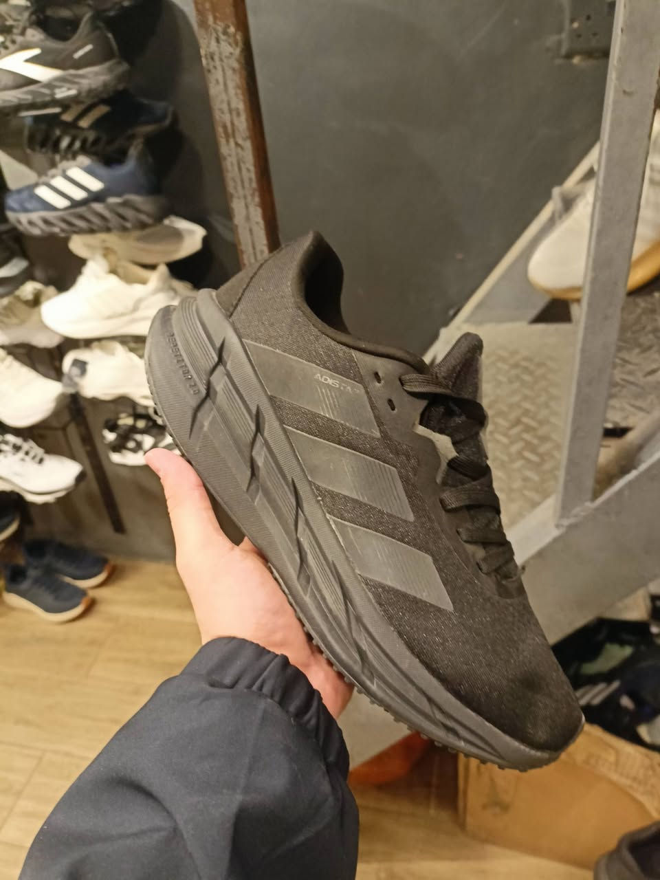 ادادس وكالة اسود قياس 43 توصيل موجود بي مسند للقدم


**إذا كنت صاحب هذا الإعلان وتريد حذفه لأي سبب، رجاءا أرسل رسالة إلى الدعم الفني**