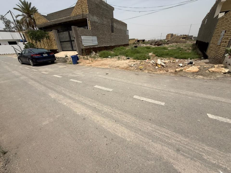 150 متر موقع جيد جدا
خدمات كاملة وشارع تبليط واصل للقطعة
في ام طباشي /شارع مدرسة ١٤ تموز 
تبعد عن شارع الجامعة 400 متر وعن حولي الجامعة 900 متر
طابو سند 25
للاستفسار الاتصال على الرقم 
***********
