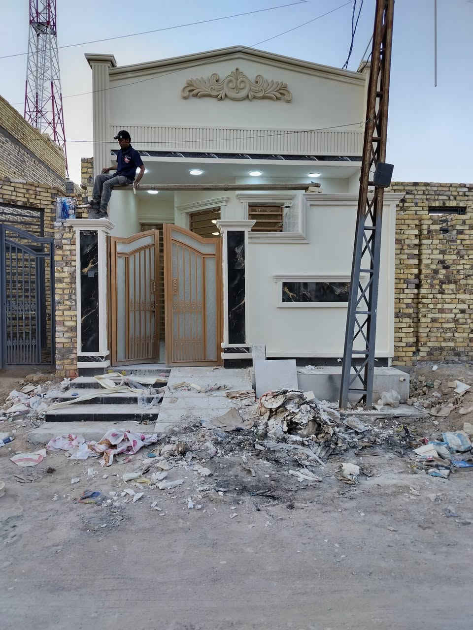 الدارللبيع المساحه ١٠٠ طولاني منطقت حجي حسن جمعيات الاربع سيدات استفسار على رقم ***********@
