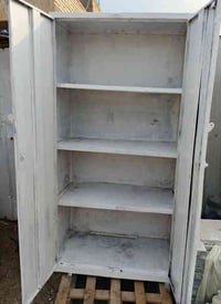 مكلف بالنشر. دولاب حديد قوي للبيع السعر 65  وات ساب07702617188