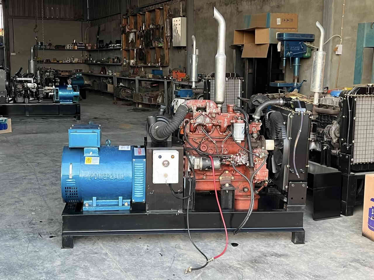 للبيع مولد فيات افيكو اربع بستم حاويه مكفول لاتنقيص ولابخار رأس توليد ٥٠ كيفي 3فيز المكان الصويره الحي الصناعي للاستفسار الاتصال على الأرقام التاليه ***********/ ***********
