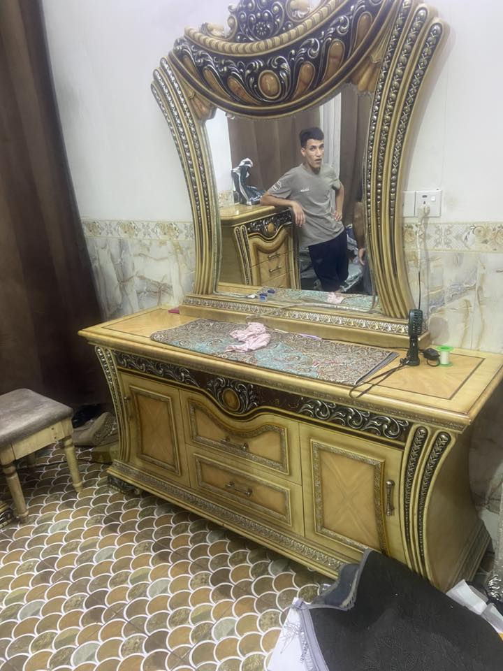 السلام عليكم غرفه نوم تركيه للبيع العنوان بغداد الامين الثانيه سعرهه 300 الف***********
