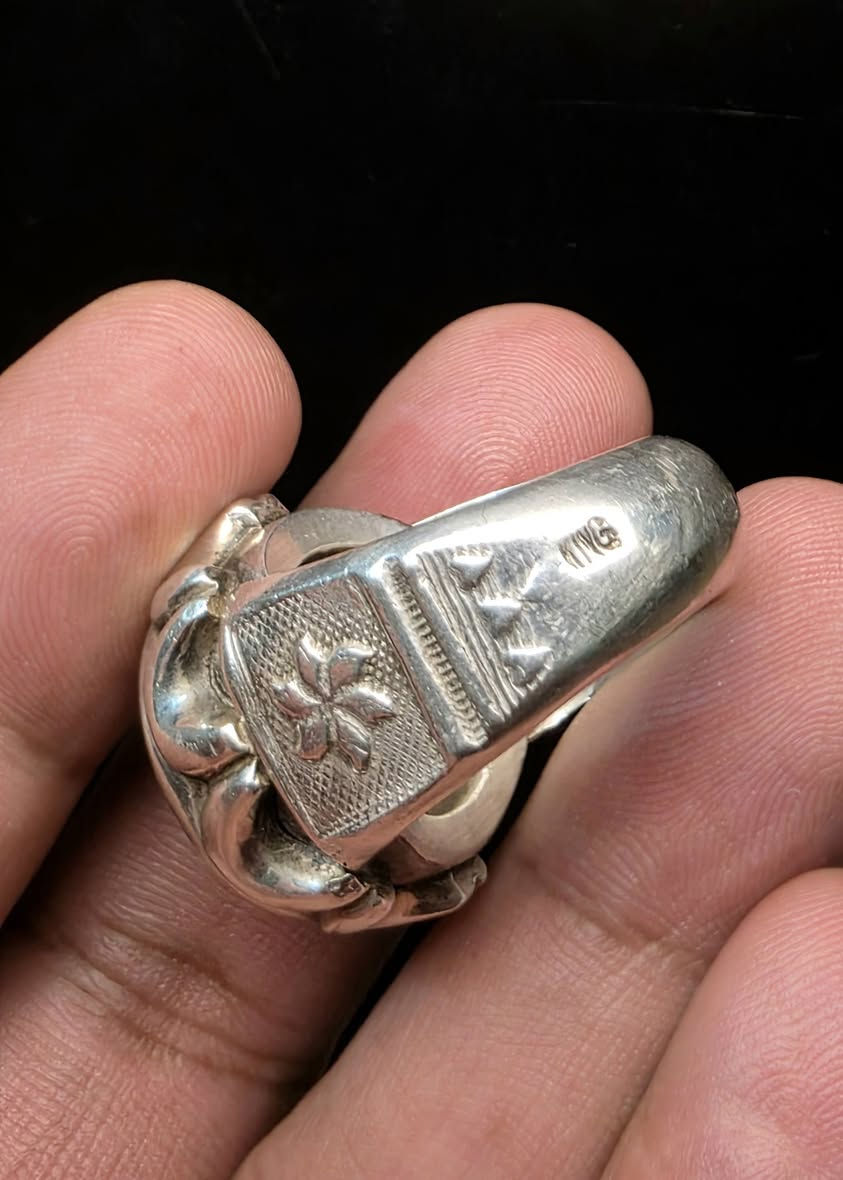 نوادر التحف اليمانية 🥰
شفة العبد اليماني الفاخر المشف الزبيبي🍇
صياغة الهمبركر🍔
صياغة الكنگ علي بمبع القديمة 🥰
نقشت وخطت ووقعت بأنامل استاذ الخطاطين الشيخ عقيل الكربلائي🥰
.[سورة آل عمران: الآيات 26- 27]

{قُلِ اللهمَّ مالِكَ الْمُلْكِ تُؤْتِي الْمُلْكَ مَنْ تَشاءُ وَتَنْزِعُ الْمُلْكَ مِمَّنْ تَشاءُ وَتُعِزُّ مَنْ تَشاءُ وَتُذِلُّ مَنْ تَشاءُ بِيَدِكَ الْخَيْرُ أنك عَلى كُلِّ شَيْءٍ قَدِيرٌ (26) تُولِجُ اللَّيْلَ فِي النَّهارِ وَتُولِجُ النَّهارَ فِي اللَّيْلِ وَتُخْرِجُ الْحَيَّ مِنَ الْمَيِّتِ وَتُخْرِجُ الْمَيِّتَ مِنَ الْحَيِّ وَتَرْزُقُ مَنْ تَشاءُ بِغَيْرِ حِسابٍ (27)


**إذا كنت صاحب هذا الإعلان وتريد حذفه لأي سبب، رجاءا أرسل رسالة إلى الدعم الفني**