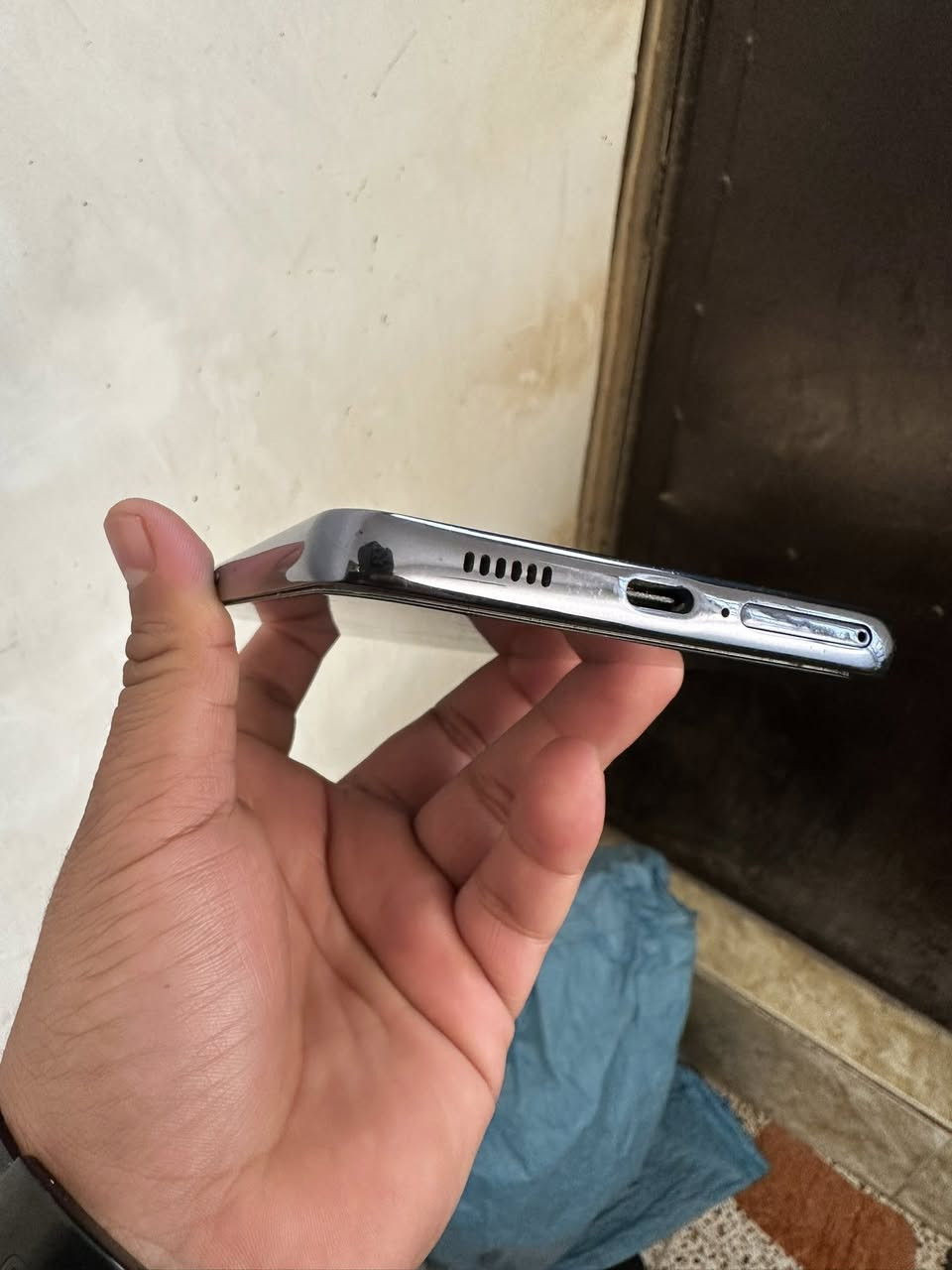 هاتف كلكسي A53 5g 

دبل شريحه 
الذاكره 256
نسبه نظافته 100‎%‎
بدون ملحقات الجهاز اصلي واستخدام بيت 

مكاني بغداد قرب جامع نداء ***********
