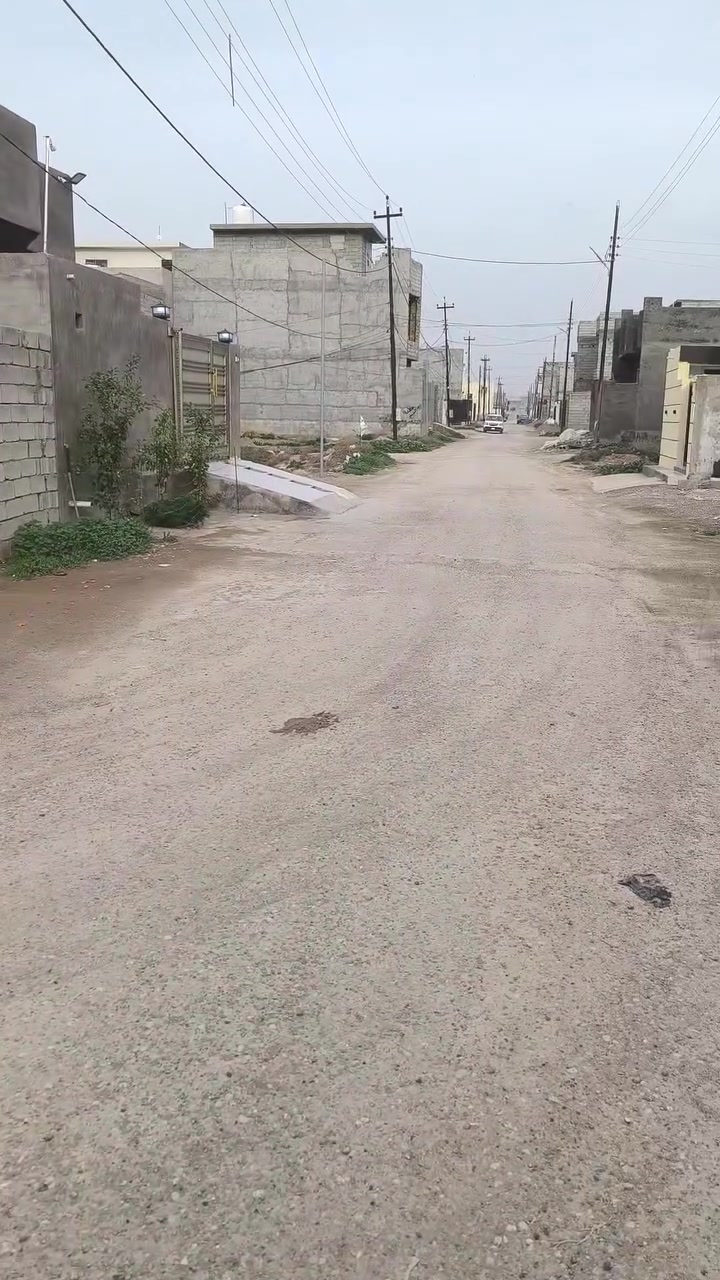 قطعه ارض للبيع   ٢٠٠ متر
واجها/  ١٠ × ٢٠ 
خدمات كامله تبليط ماء كهرباء التبليط للباب
طابو زراعي سند / ٢٥ محوله سهم كامله 
بعقوبة تقاطع القدس قرب كليه بلاد الرافدين 
من جهة الكليه القديمة 
قانونيات كلها موجوده 
*********** / ***********
