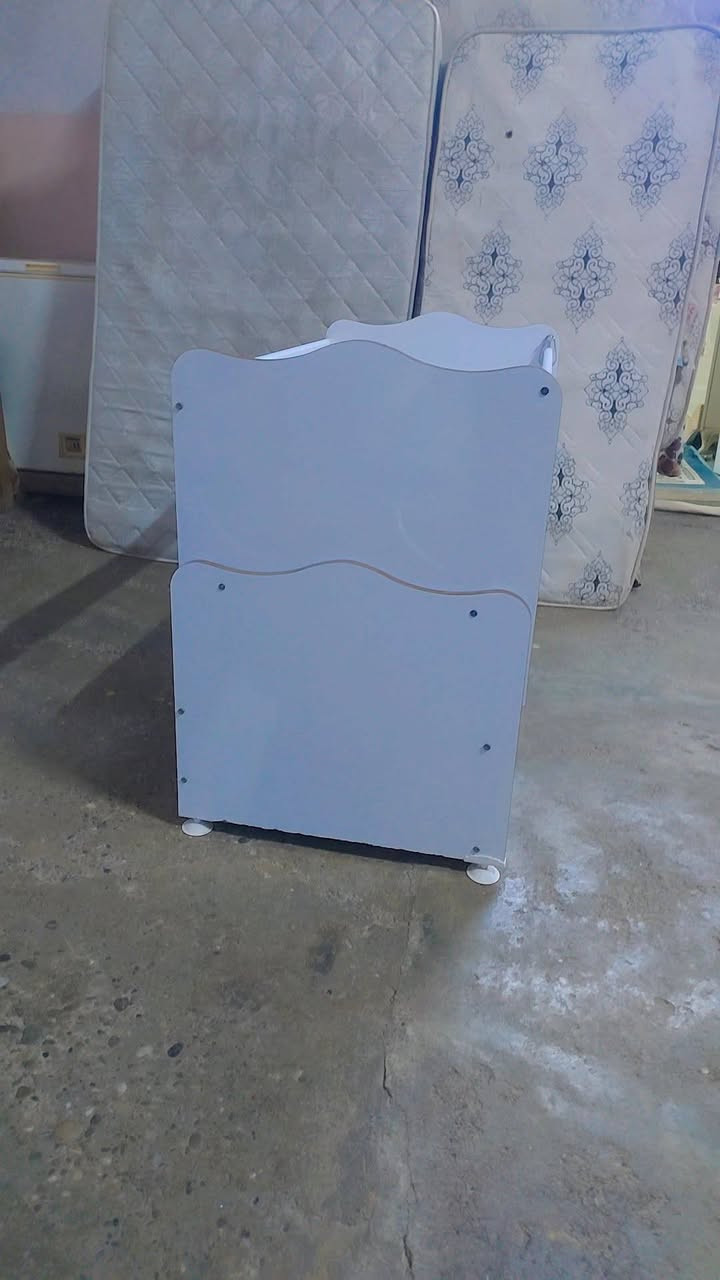 تخت اطفال جلخ مابي ويا دوشك طبي ضغط عالي نضافته ٩٠ بلميه ١٢٥ قفل واصل بيتك شراي يتصل ***********  ***********
