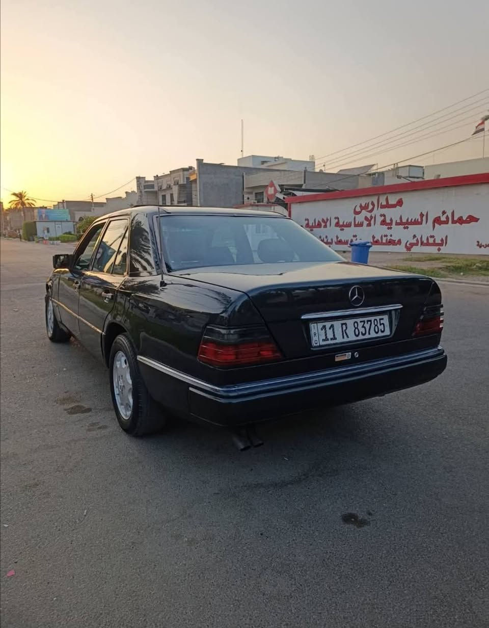 مارسدس دب 300 موديل 90
_مكينة وكير بلاد 300 قبق اسود 

_كشنات كهرباء 

_تدفأة تبريد

_صبغ عام بدون ضرر

سيارة جاهزة من الدعامية للدعامية

رقم بغداد بأسمي 

سنوية وهزة جديدة 

مكانها بغداد الشعلة

السعر 68$ 

***********

***********
