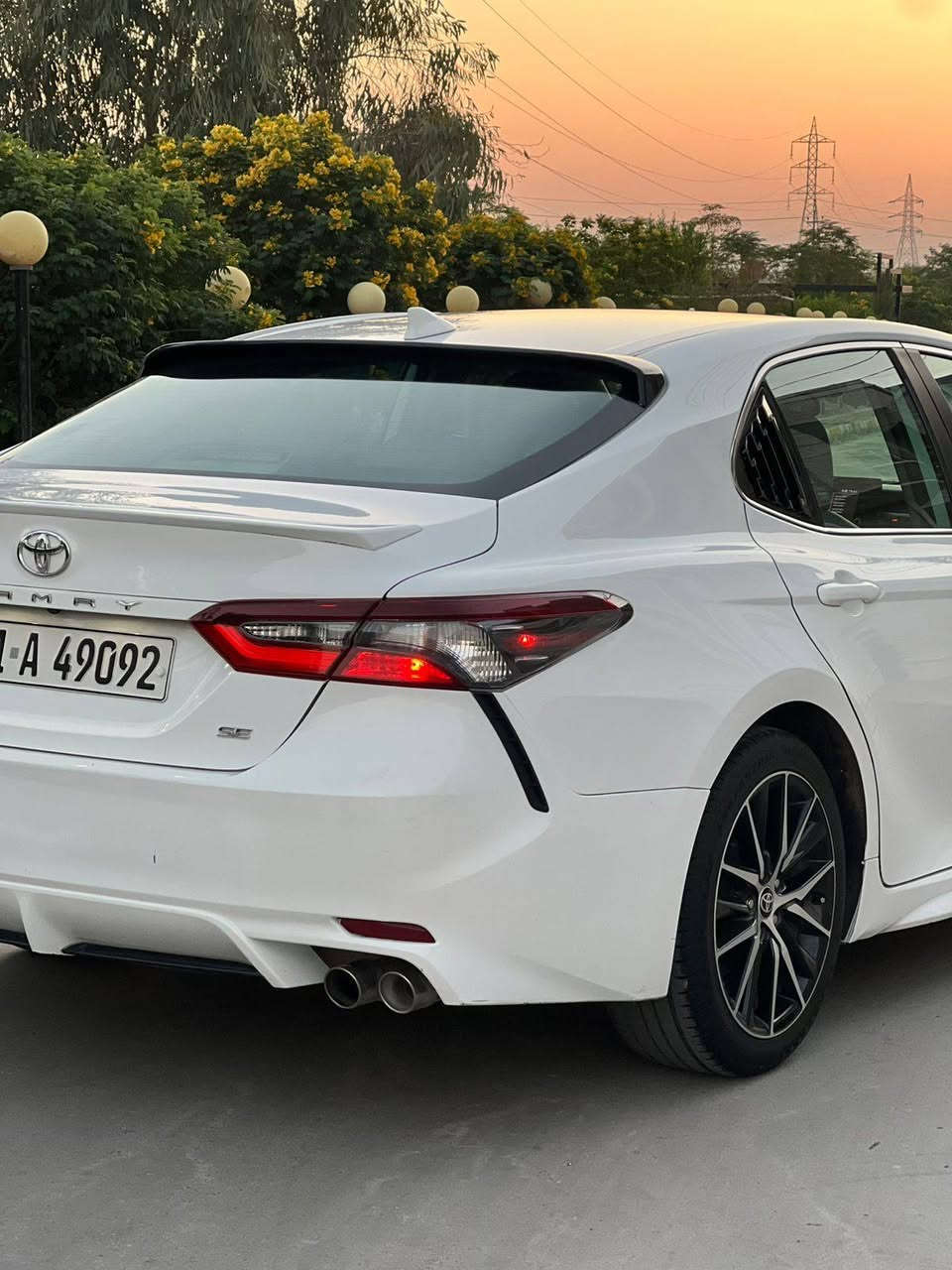 موديل ٢١ se
ماشيه ٥٢
كلشي واضح من الصور السونار 
سعر ٢٠٥ 
***********
