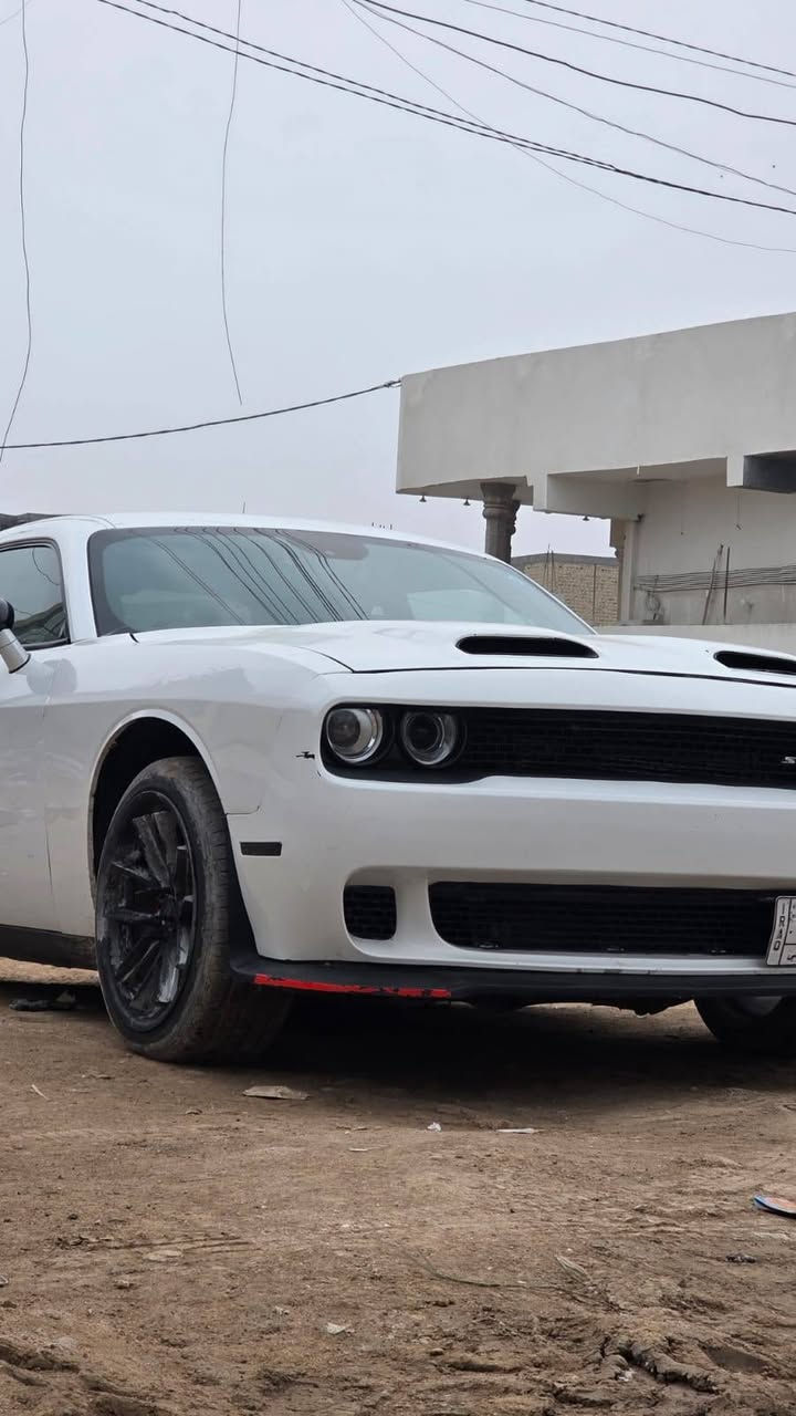 لون ابيض جاملغ بنيد باقي كفاله موديل 19 8سلندر رقم *********** البصرة, العراق
