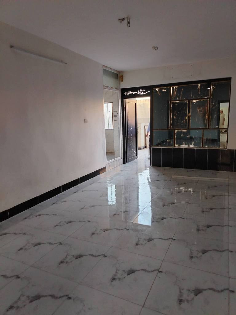 دار للايجار طابق الثاني 130متر كركوك حي العسكري خلف جامع المعراج سعر225الف ماء وكهرباء على صاحب الدار للتواصل *********** علي *********** ابو مصطفى يايجلي كركوك, العراق
