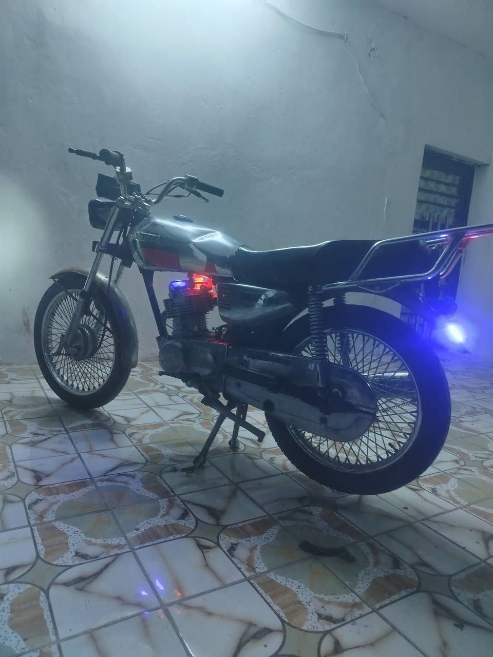 دراجه ارشه موديل 18 خير من الله محرك نضيف كهربائيات شغاله السعر 275 وبيها مجال لشراي مكاني جبله حيدري الرقم ***********
