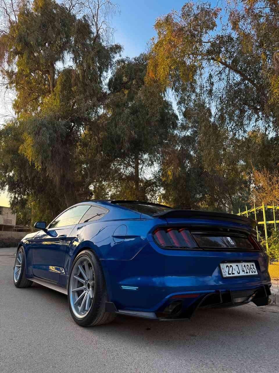 موستنگ ايكو 2017 تراك بكج  قطعتين صبغ جاملغ خلفي +امامي عكس السايق    بدون دواخل شاصي لغد كفاله السياره جديده 
ترايها وين ميعجبك قوه ونعومه 
ماشيه 53 الف السياره بيها
كيجات وسطيه تراك بكج
دعاميه اماميه شيلبي 
ويل فيراد تو سايز حجم 20  
سبايدر شيلبي
لويات مهبطه
دفيوزر خلفي هينسي
ليد تكساس
 السياره كلشي مناقصها ترايها كلش حلو صدر وادامه قبل فتره جاهزه ع اخر حبه 
رقمها اربيل تريد تحويل وكاله ماكو مشكله وصفر غرامات 
السعر 128 بيها مجال
مكاني بغداد جديده 
***********
