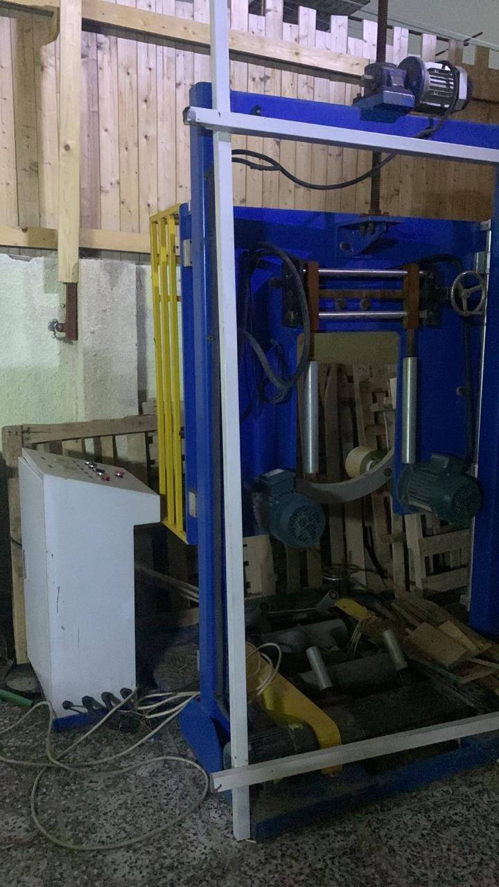 جهاز تغليف تايرات
السلام عليكم 
جهاز تغليف تايرت مستعمل  قليل للبيع
شغال 100‎%‎ 
الصناعه : صيني درجه اولى 
السعر :2500$
بيع مستعجل 
للتواصل: ***********
