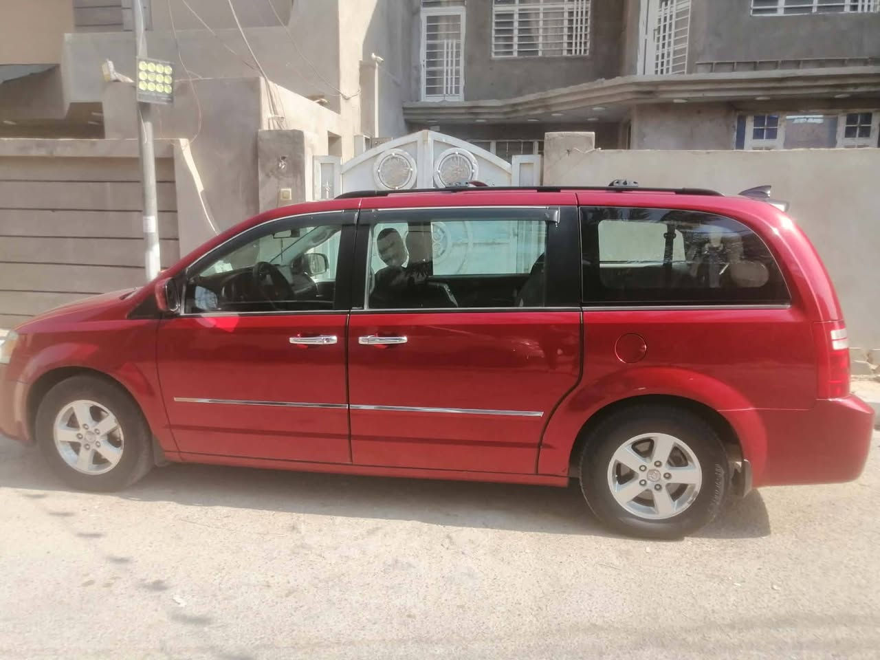 السلام عليكم
دوج كرفان موديل 2009
رقم بغداد الدولي ثاني يوم تحويل 
محرك 3800 
تخم تاير / باتري جديد
كشنات منفصل
تحكم استيرن 
بيبان كهرباء شفط
السياره جاهزه 
السعر 115
السونار مع الصور 
مكلف بالنشر اكثر تفاصيل اتصل ع رقم 
*********** 
مكان السياره كوت ناحية واسط الدجيلي
