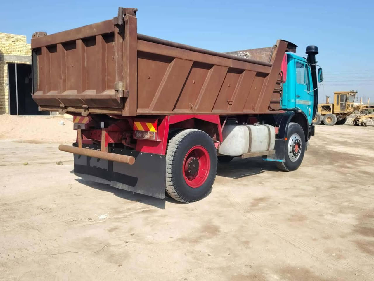 سلام عليكم البي 75
كير 25مكينه 25 رقم نكليزي سياره جهازه   الاستفسار علئ الرقم***********
