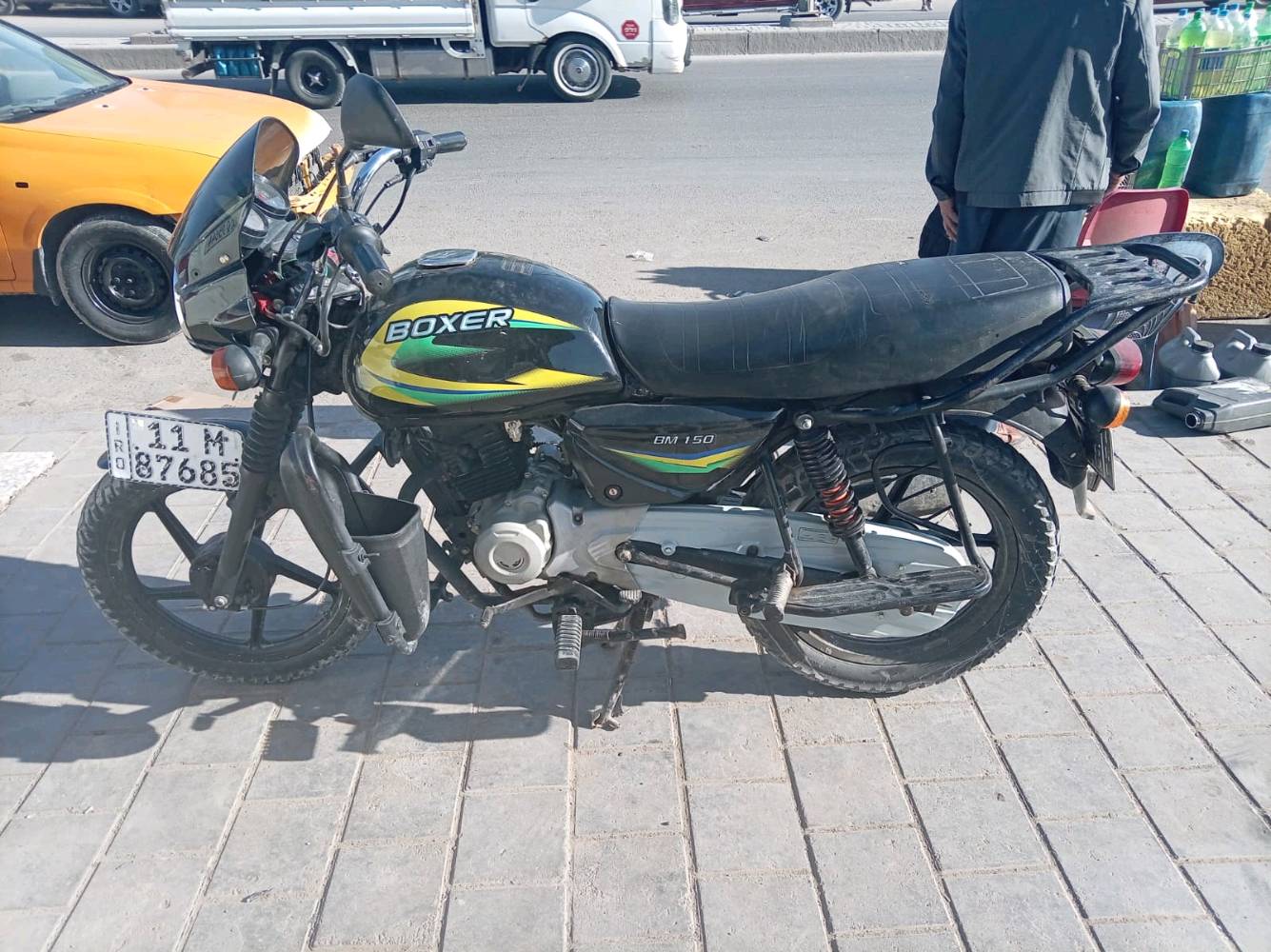 دراجه بوكسر للبيع مرقمه بغداد انكليزي مكينه مكفوله مديل 21 محسوبه ع 22 