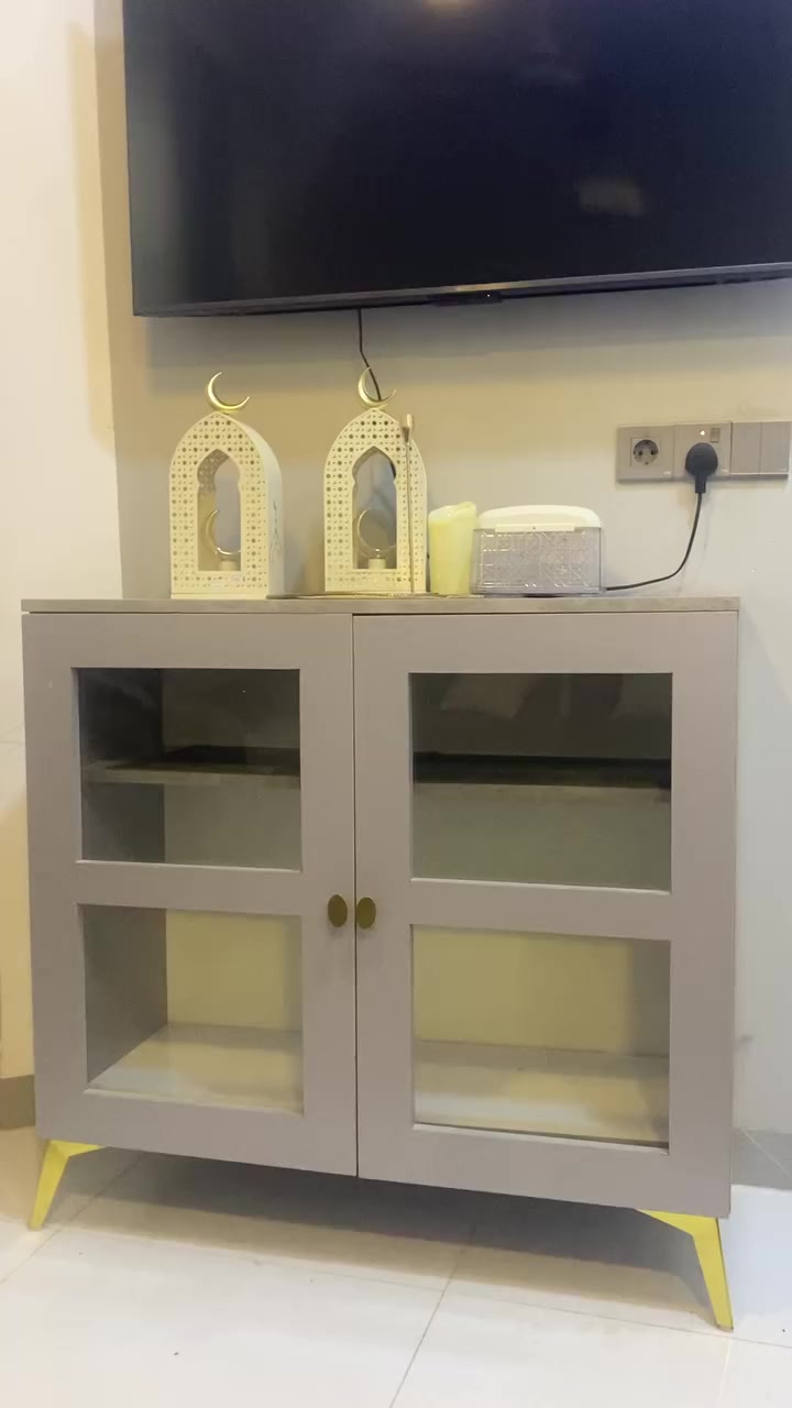 السلام عليكم ميز لبيع. نجاره mdf خشب موجاهز
ثقيل جدا مابيه اي ضرر نهائيا
عرضه متر وارتفاعه  متر وشويه العمق ٤٠ 
اللون رصاصي فاتح
السعر١٢٥وبيه مجال
مكاني حله الي يريده يدخلي خاص


**إذا كنت صاحب هذا الإعلان وتريد حذفه لأي سبب، رجاءا أرسل رسالة إلى الدعم الفني**