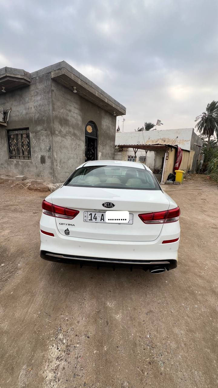 كيا أوبتيما (خليجي) - مال جناي
التفاصيل:
​نوع السيارة: كيا أوبتيما. 2019
​المواصفات: خليجي (أصل). 
​المحرك: 2000 (قوة وعزم، المحرك بشرط الفحص ومكفول من كلشي).
​المسافة المقطوعة:143 ألف كم فقط (مشي حقيقي).
​التبريد: ممتاز ما شاء الله ( قطعتين).
​الإضافات: طقم تايرات جديدة قبل فترة قصيرة شادهن.وشرط تايرات كوري
​الحالة العامة: السيارة بحالة ممتازة جداً وجاهزة  (السنويه جديده بأسمي ) . السيارة مال جناي وهاي صور كدامك وتجي وتشوف واني معتني بيه، 
كهرباء مالته كله جاهزه مع اشارت بلمرايات 
​المكان: البصرة.
​السعر: [193] (وبيه مجال  للشراي ).
اذا ما تعجبك لا تكسر بالسعر الله يرضى عليك
للتواصل والاستفسار: [***********

