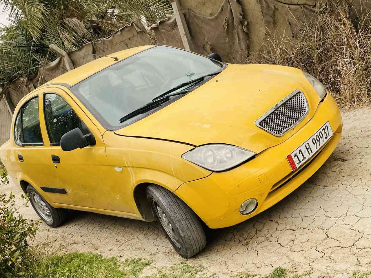 سلام عليكم طيبه موديل 2017. سياره بسمي حلوه مصفره هيه وغرامات. كرهبايات كله شغله تبريد. تدفئه شغله. تخم تاير ويل كب.  حداديه اماميه وخلفيه جديده. دبلات جداد. مكفواله من ضربه.  وبيه مكان صباغ مكان بابل محاويل. سعره.  37 بيه مستعجل. ***********
