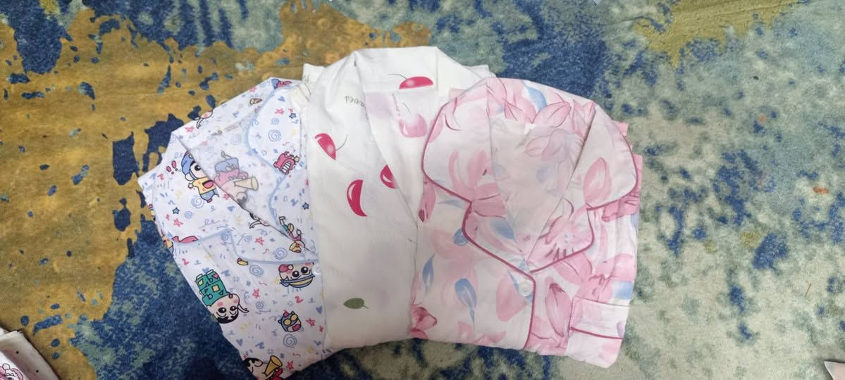 متوفر تراك قطعتين قماش كريشه بارد سعر ١٠ لاف التراك  وكل ٣ قطع ب٢٥ القياسات من xLال 4 اكسات
متوفر موديلات مختلفه ومتوفر ملابس اطفال


**إذا كنت صاحب هذا الإعلان وتريد حذفه لأي سبب، رجاءا أرسل رسالة إلى الدعم الفني**