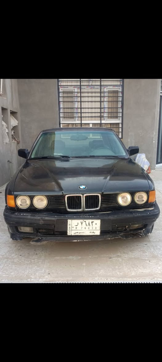 السلام عليكم بي ام دبليو 730 مفتوح موديل 1993 سكليتر كهرباء السيارة باسمي رقم بغداد مشروع وطني تحويل مباشر  السياره تبريدها منظومة جديده كامله  حداديتها جديده كامله اي نقص ما بيها،محرك السياره بي تبخير ،غرفة السياره نظافتها 90 % تخم تاير جديد سعر (38) وبيها مجال
مكان السياره الحلة /بكرلي 
رقمي ***********
