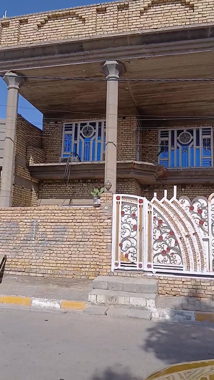 الدار البيع المساحه ٢٠٠ متر المكان حي سعيد مرجعت الرقم ***********
