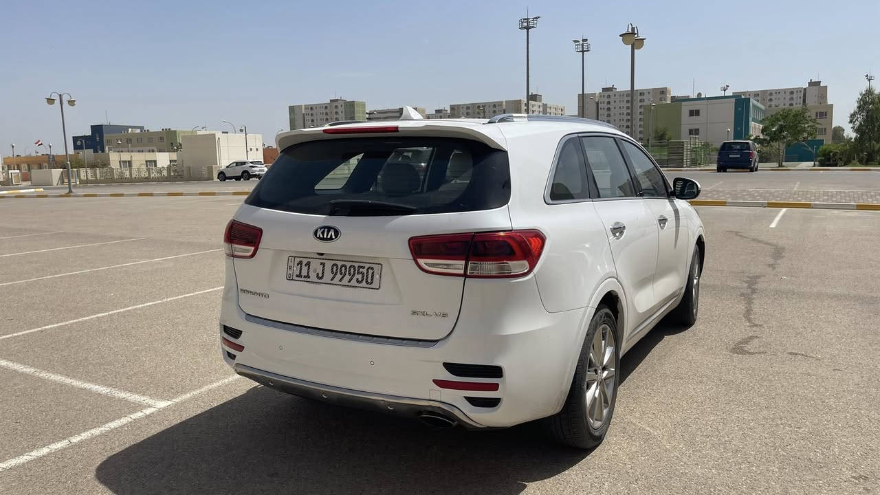 للبيع Kia Sorento SXL — أعلى فئة SXL 🔥

إذا تدور SUV عائلية فخمة، قوية، ومريحة بنفس الوقت، هاي فرصة نادرة.
7 راكب حقيقي + دفع رباعي AWD + محرك 6 سلندر أداءه ممتاز وثبات عالي بالطريق.

السيارة وارد أمريكي
الحادث كان خفيف جدًا وتم التصليح باحتراف

أهم المواصفات:
✅ بانوراما كاملة
✅ جلد فاخر
✅ تبريد وتسخين مقاعد
✅ تشغيل بصمة وستارت
✅ كاميرات + حساسات
✅ شاشات ونظام صوت قوي
✅ باب خلفي كهربائي
✅ جنوط وكالة
✅ دبل AWD للطرق والسفر
✅ استخدام مرتب جدًا

السيارة نظيفة من الداخل والخارج وتنافس موديلات أحدث من ناحية المواصفات والراحة.
مو سيارة تعبانة ولا شغل مكاتب، سيارة استخدام شخصي ومحافظة.

الممشى: (59) ميل
السعر: (112) ورقة
الموقع: (بسماية)

للمهتمين التواصل خاص أو اتصال ☎️
***********
والفحص بأي مكان يريده الشاري .
